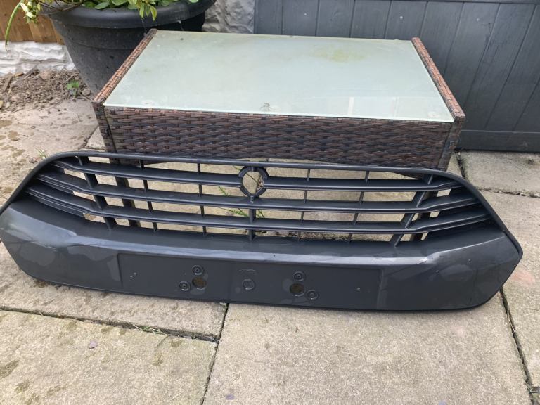 Ford Transit Custom Grill