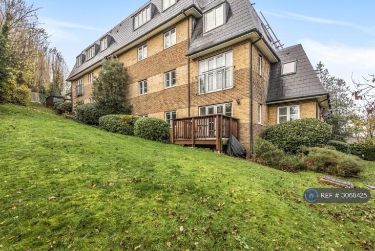 2 bedroom flat in The Manor, London, SE23 (2 bed) (#3068425)