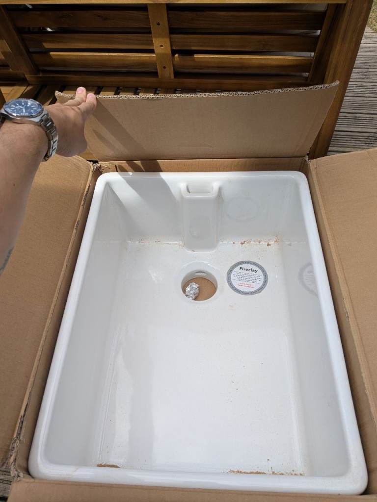 Traditional firelcal ceramic Belfast sink 