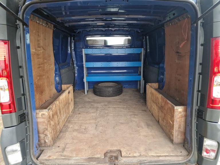 2013 Renault Trafic Blue MWB  Drives Perfect  12mth MOT  160k miles