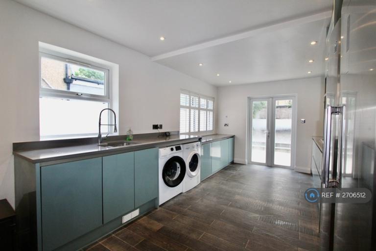 4 bedroom house in Delafield Road, London, SE7 (4 bed) (#2706512)