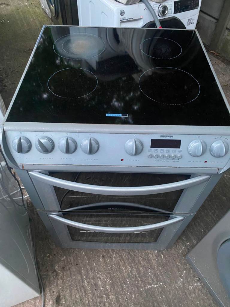 Hotpoint Double Oven Ceramic Cooker – Silver, Clean & Fully Working available free delivery