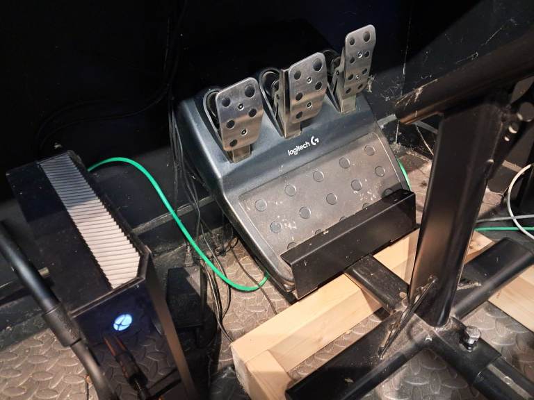 Stand alone Racing simulator Playseat logitech xbox