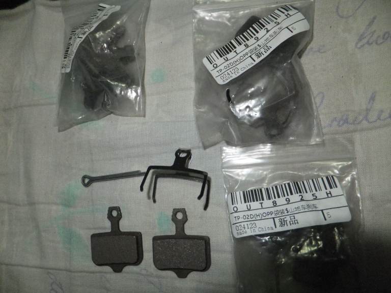 4 PAIRS OF NEW BIKE BICYCLE MOPED BRAKE PADS / KITS