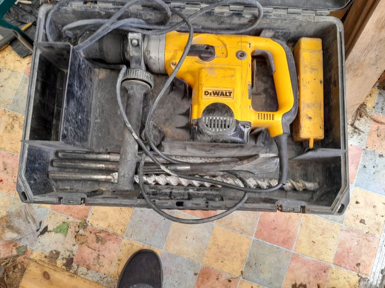 Dewalt 240v breaker drill