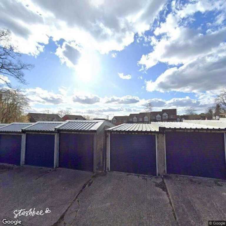 Garage to rent in Reigate (RH2) | Stashbee