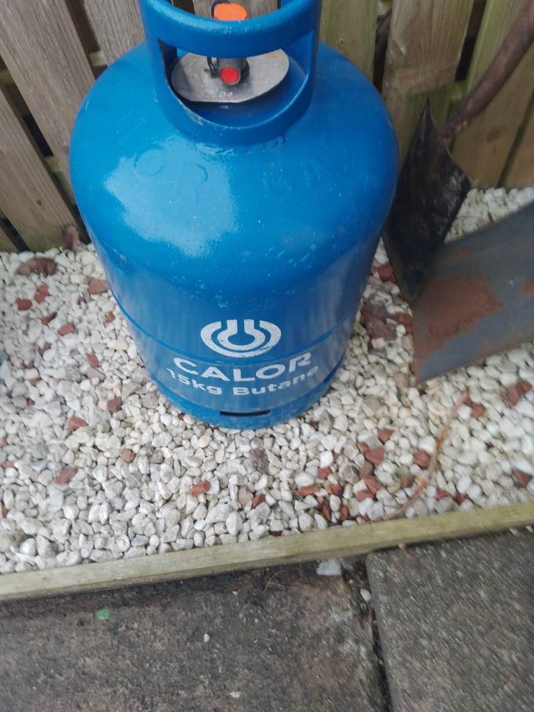 15kg calor gas bottles one half full one empty 