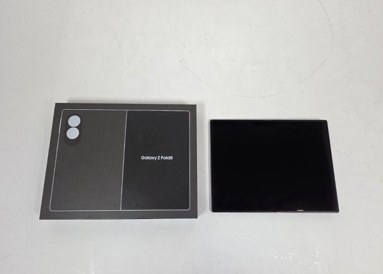 Samsung Galaxy Z Fold 8 - Lavender - 256GB - unlocked 
