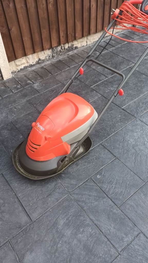 For sale  bargain !! Flymo lawn mower