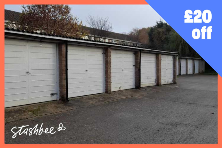 Garage to rent in London (N2) | Stashbee