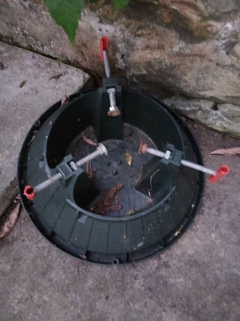 Christmas Tree Stand - Green Plastic, Good Working Order