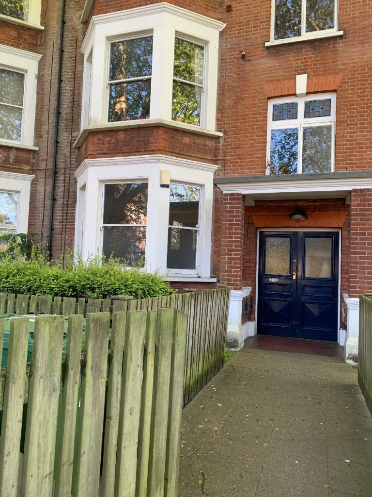 Downsizing . Need 1 bed with garden for 2/3 bed 