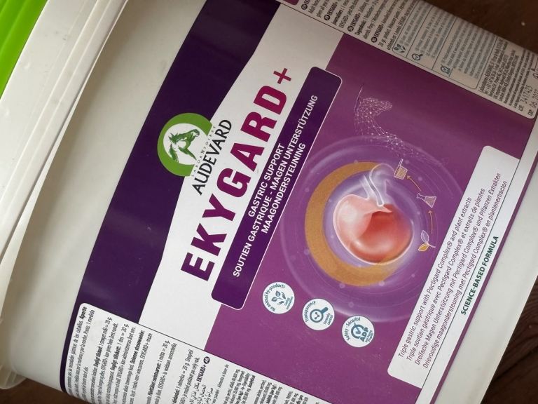 Unopened 6kg tub of Ekygard+ gastric support for horses 