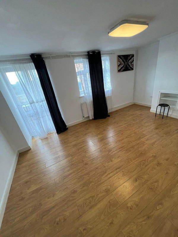 4 Bed Property available for rent in Mithcam