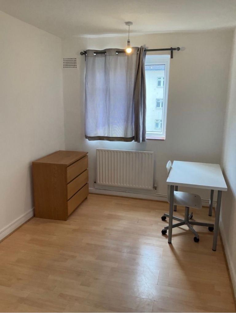 Double room to rent in Kingston Kt27TJ