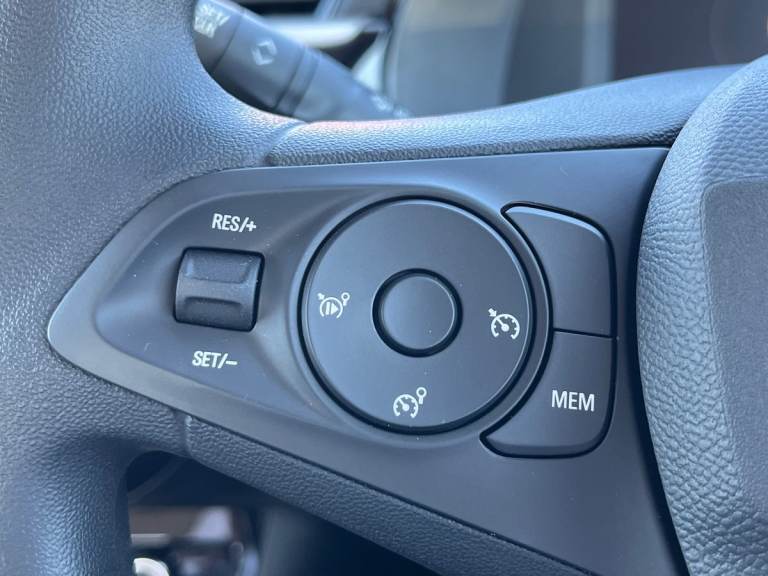  Vauxhall Corsa Electric 50kwh Design Hatchback 5dr Electric Auto 136 Ps