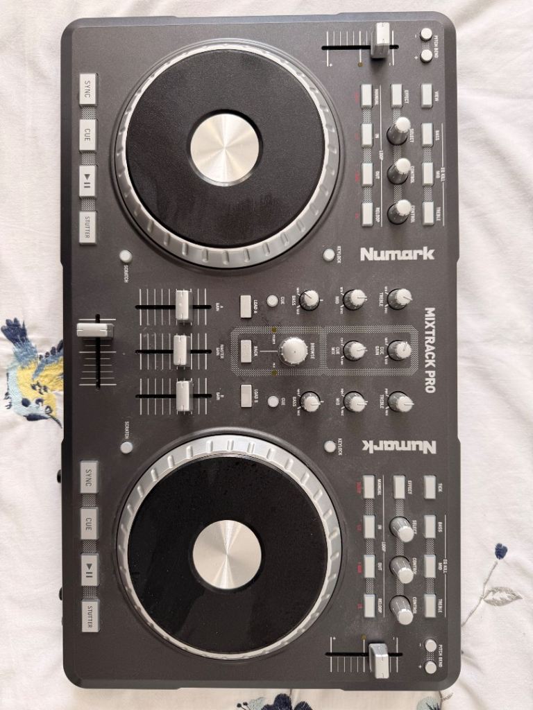 Numark Mixtrack Pro Serato DJ Controller 2-Deck 2-Channel USB Loop/Sampler 