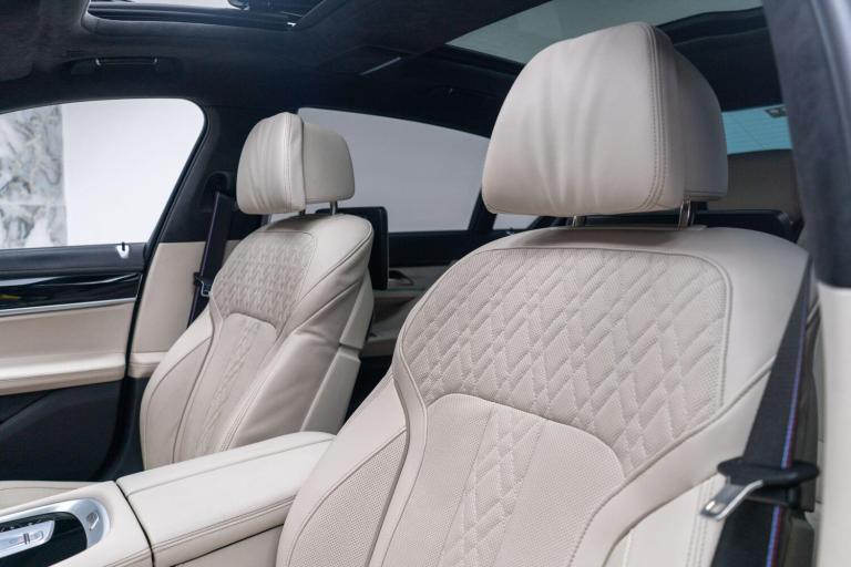  BMW 7 Series 3.0 745Le 12kWh M Sport Auto xDrive Euro 6 (s/s) 4dr Petrol/Electric Hybrid Automatic