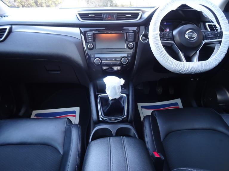 2019 Nissan Qashqai 1.3 DiG-T Tekna 5dr **LOW MILEAGE*ONLY 37000 MILES FROM NEW** HATCHBACK Petro...