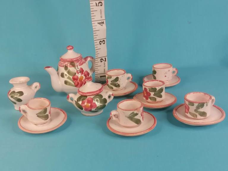 Vintage collectable Pink Rose Tea Set for Dolls House. Or for home decor.. As seen.