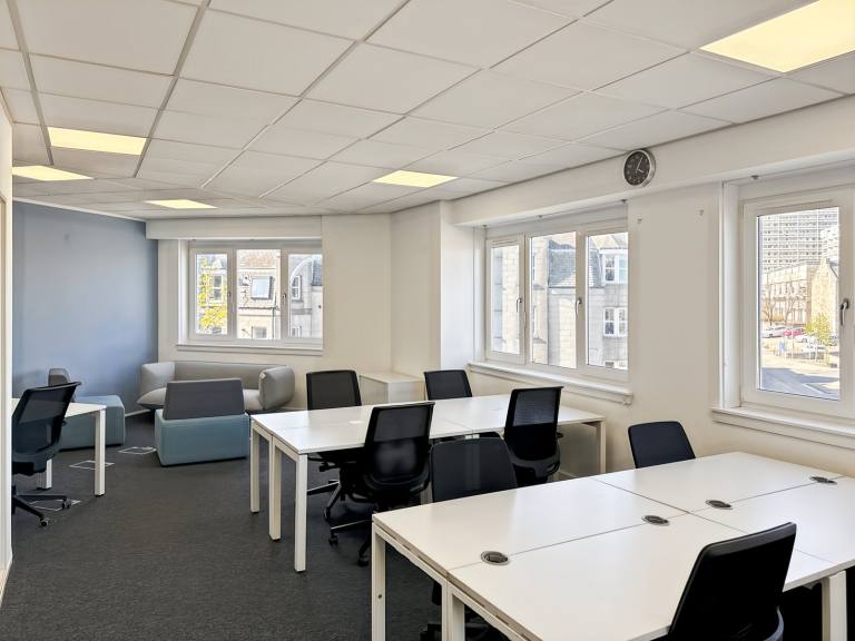 Aberdeen - AB25 1HF \ Office for 3 Workstations Available Now