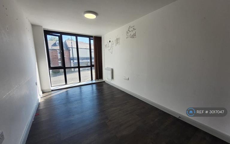 1 bedroom flat in Drake Street, Rochdale, OL16 (1 bed) (#3017047)