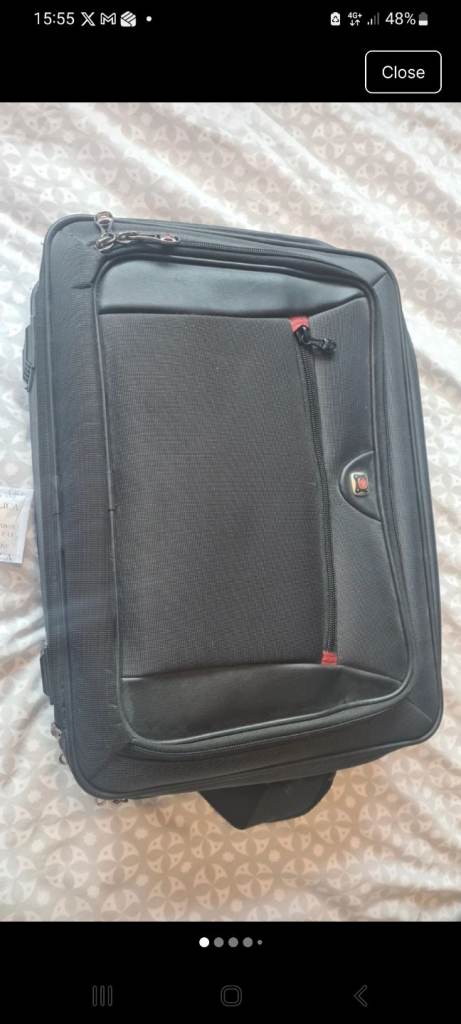 Swiss Gear laptop/ shoulder bag in fantastic condition 1st 2c will buy multiple compartments