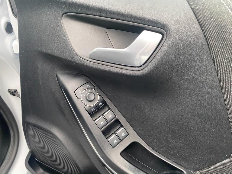 2023 Ford Puma 1.0 EcoBoost Hybrid mHEV Titanium 5dr Hatchback Petrol Manual