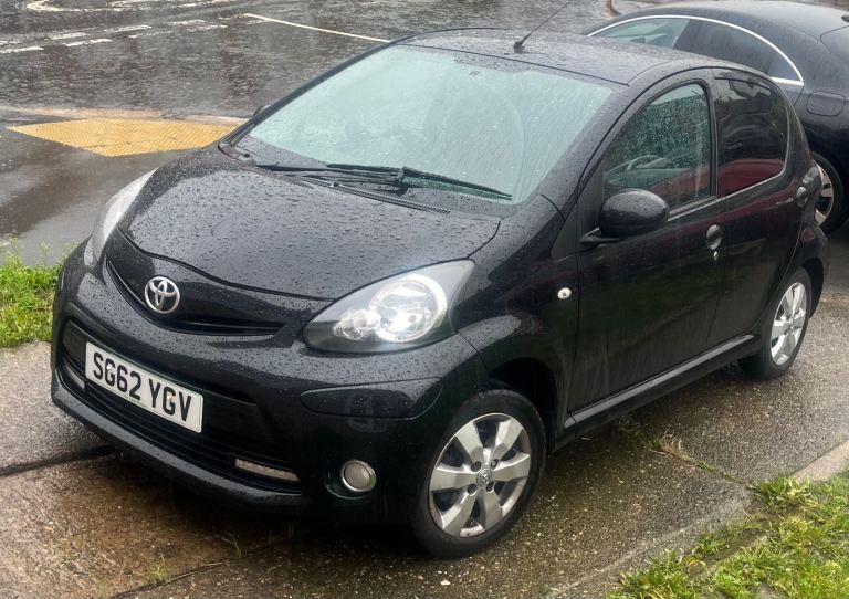 Toyota, AYGO, Hatchback, 2012, Manual, 998 (cc), 5 doors