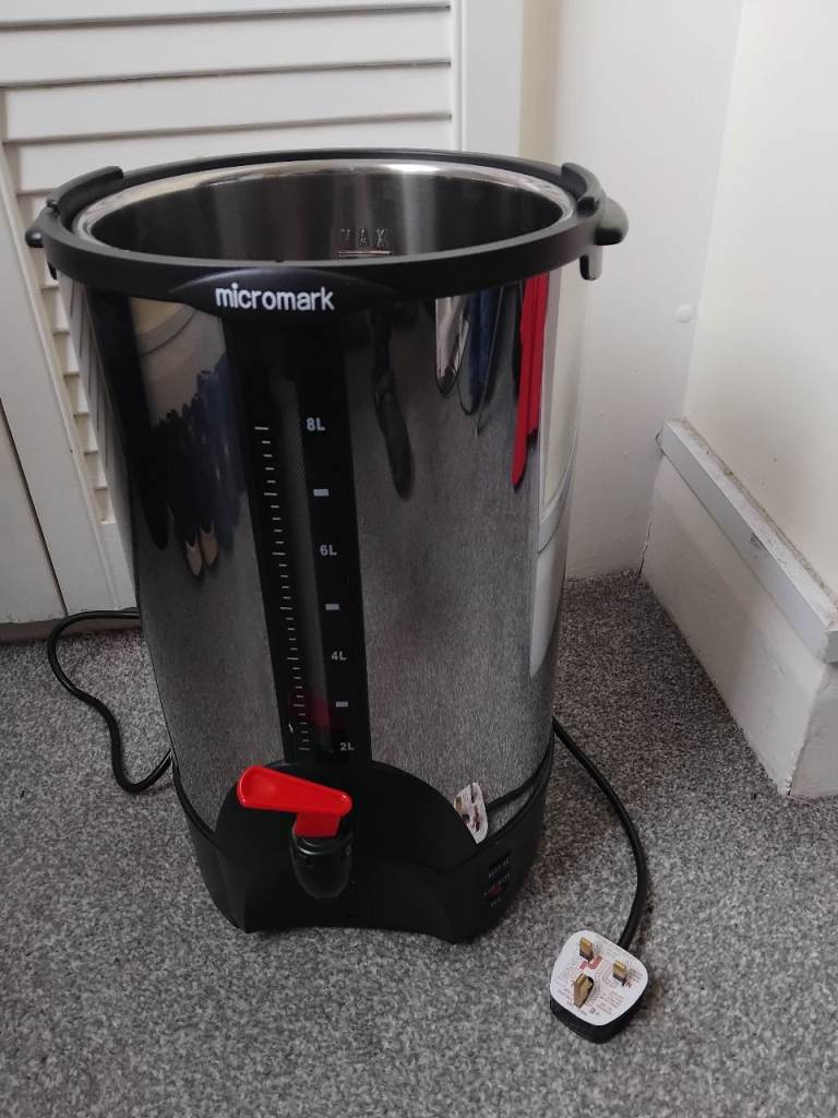 Brand new 8liter tea urn