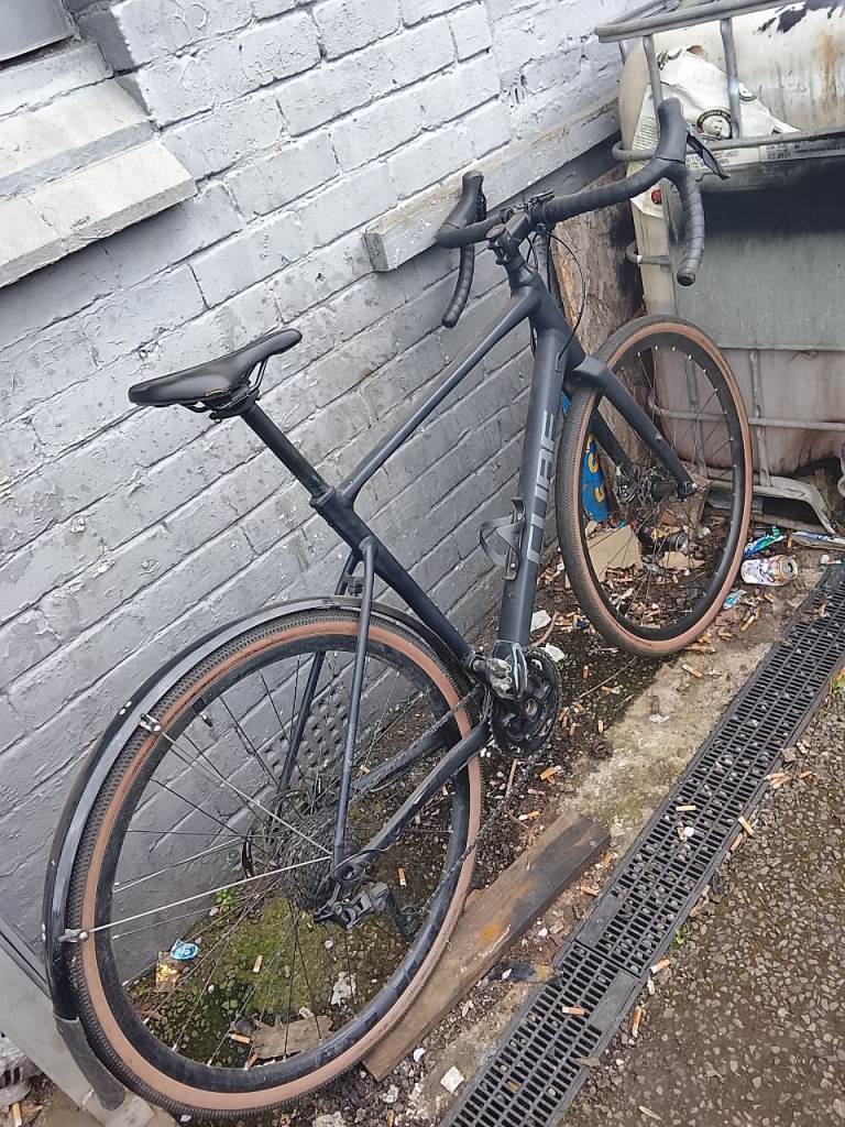 Cube Gravel Bike – Good Condition, Black