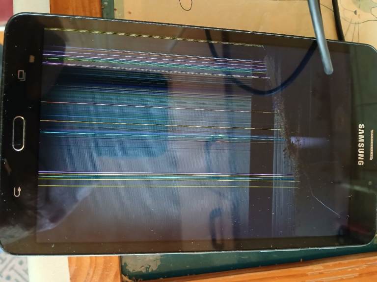 Samsung Tablet with Screen Damage – Spares or Repair
