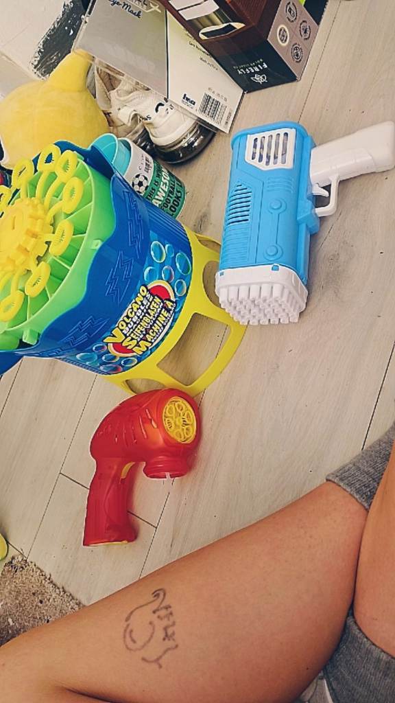 Volcano Super Blaster Bubble Machine & Toy Guns – Good Condition
