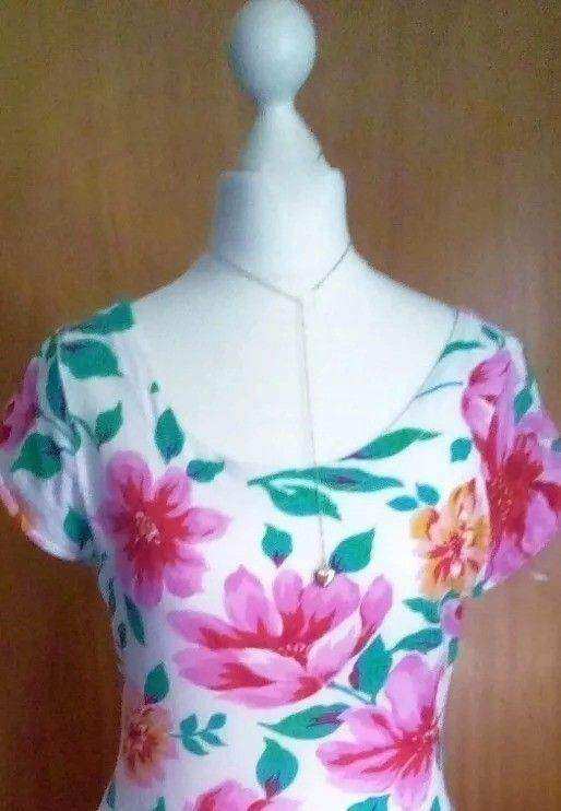 image for 80's White Large Floral Print Scoop Neck Summer Dress. Size 8 -10.POST OR COLLECT!