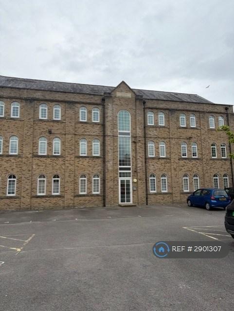 2 bedroom flat in Alicia Close, Swindon, SN25 (2 bed) (#2901307)