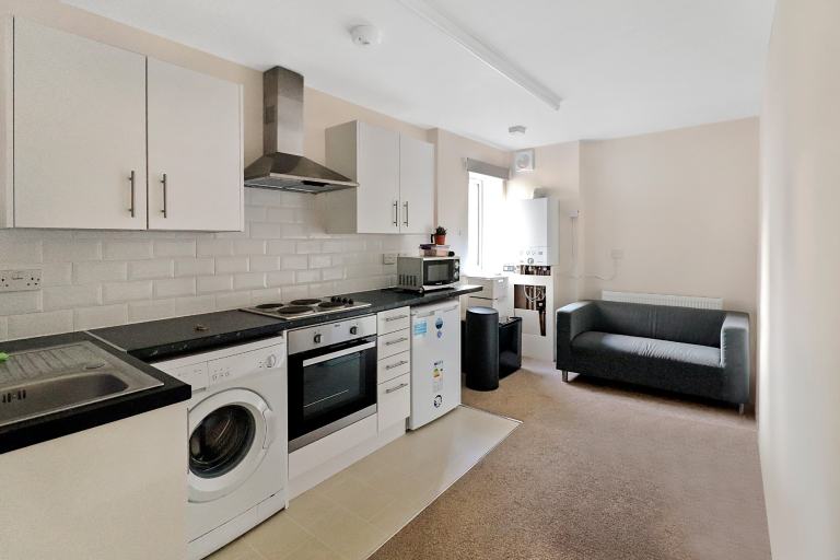 2 bedroom flat in London Road, Oxford, OX3 Book Online - The Rent Guru {717}