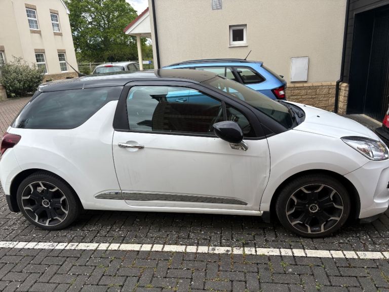 Citroen, DS3, Hatchback, 2013, Manual, 1560 (cc), 3 doors