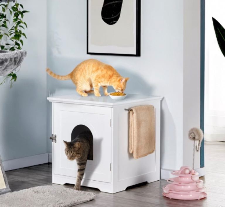 Cat litter tray house