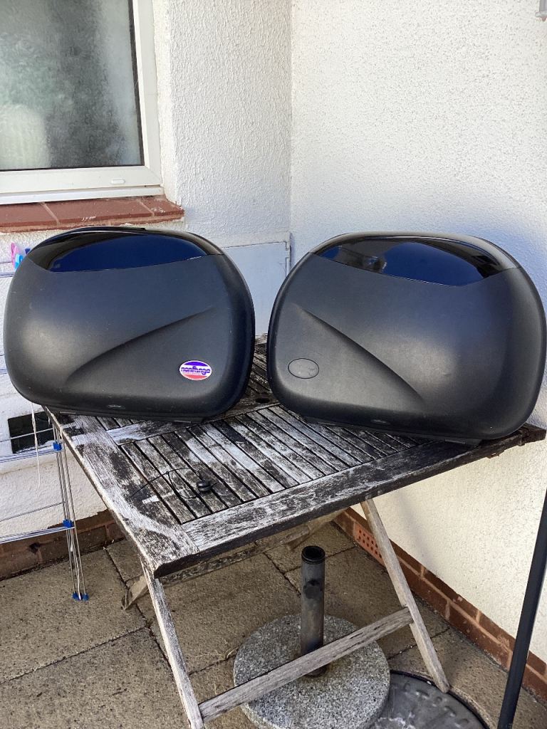 Motorcycle pannier boxes