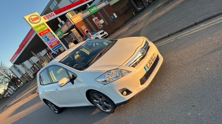 Toyota, AURIS, Hatchback, 2012, Semi-Auto, 1798 (cc), 5 doors