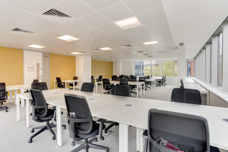 Birmingham - B151TR \ Office Space for Rent with 5 Desks