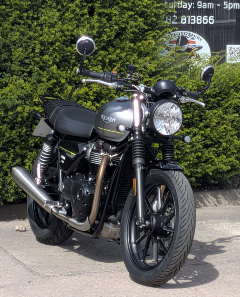 TRIUMPH STREET TWIN,LOW MILES, 23 PLATE