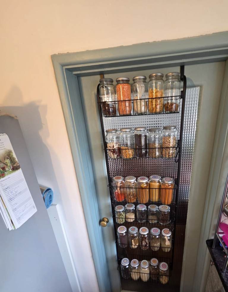 Black Over-Door Spice Rack with 24 Jars – Good Condition