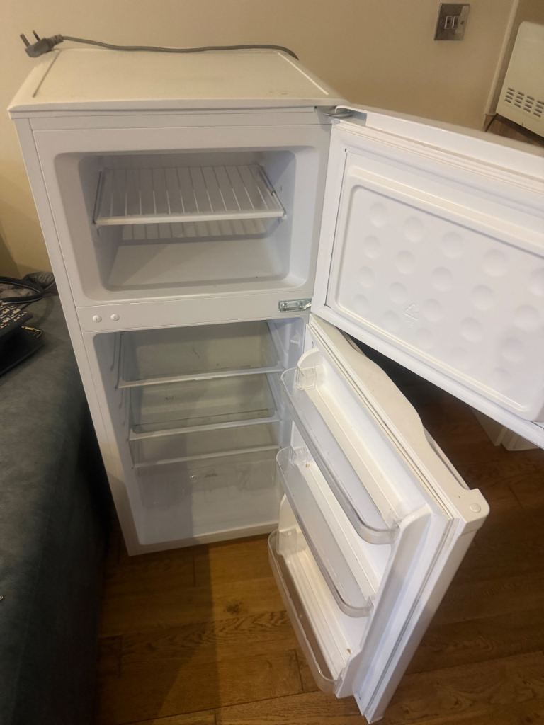 Fridge freezer 