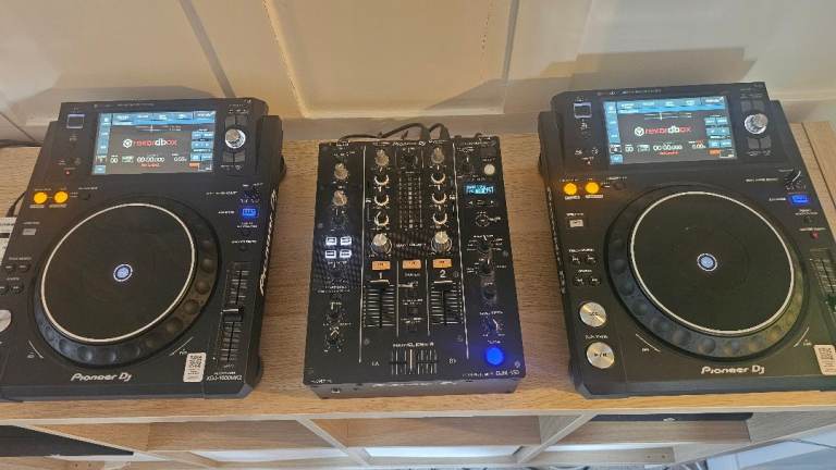 Pioneer XDJ-1000MK2 (Pair) + DJM-450 DJ Setup