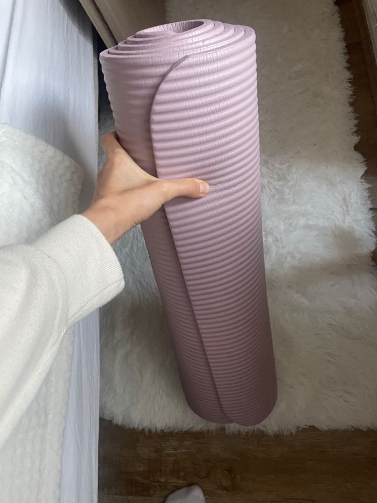 Good Condition Lilac Yoga Mat