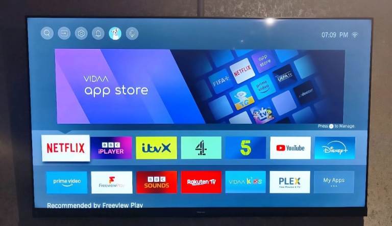 65" HISENSE SMART TV