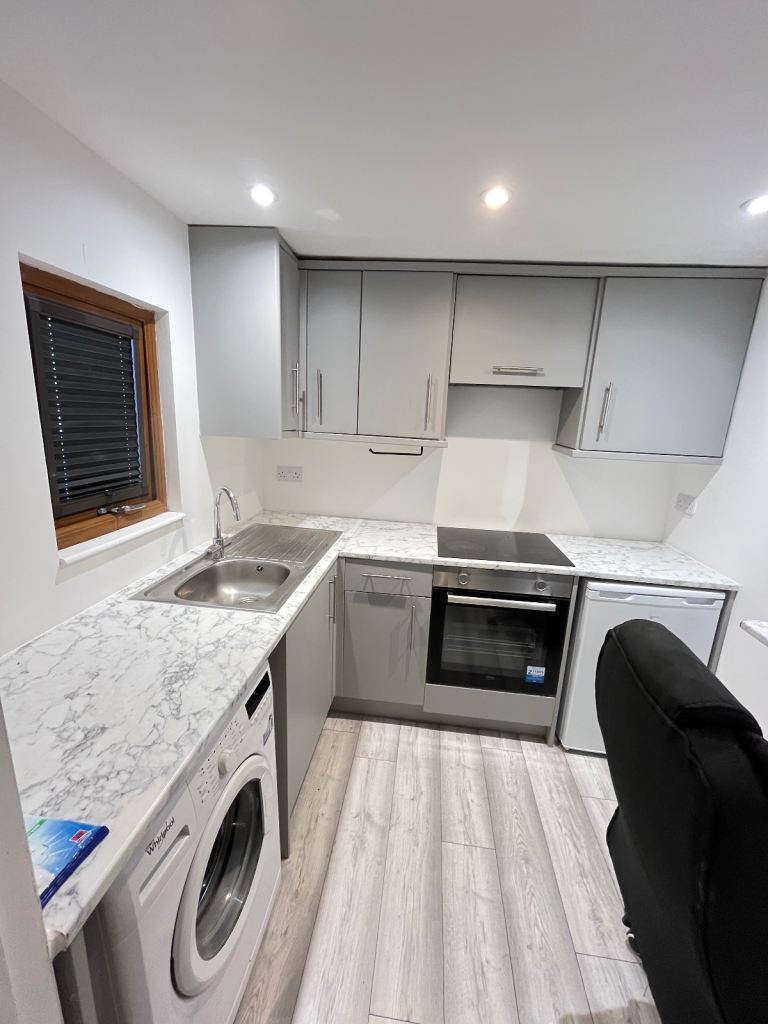 1 Bedroom Home for Long Term Rent in Medway, Quiet Area. Great For Couples & Professionals 