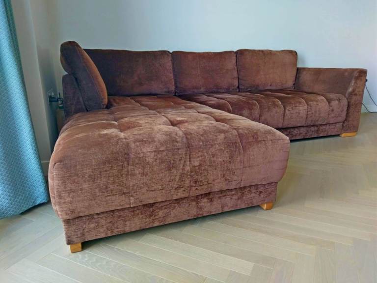 L-corner sofa