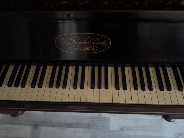 John Broadwood & Sons London Vintage Upright Piano | in Roath